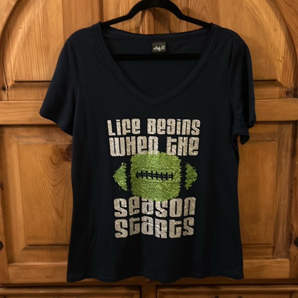 Lady 12 - Life Begins When the Football Season Starts tshirt - Size Large